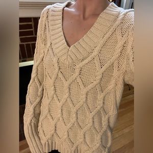 *FREE SHIPPING* Vineyard Vines Cream Cable Knit Sweater Top